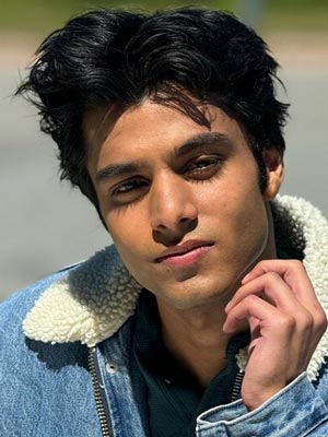 Шубхам Махешвари в роли Гэт Патила